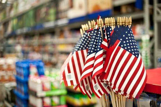 美国各零售巨头成为贸易战牺牲品，特朗普的关税到底在惩罚谁？